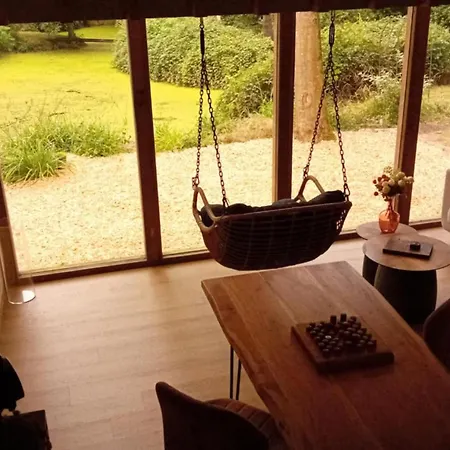 シャレー La Du Gardien マルシュ・アン・ファメンヌ